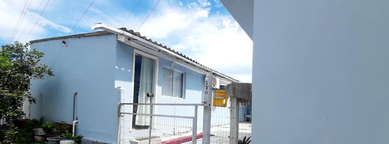 Kitnet K1 Em Torres-Rs - Na Mais Bela Praia Gaucha - Cozinha - Banheiro - Ar Condicionado - Smart Tv 32' - Wi-Fi - Anfitria Superhost No Bnb Екстер'єр фото