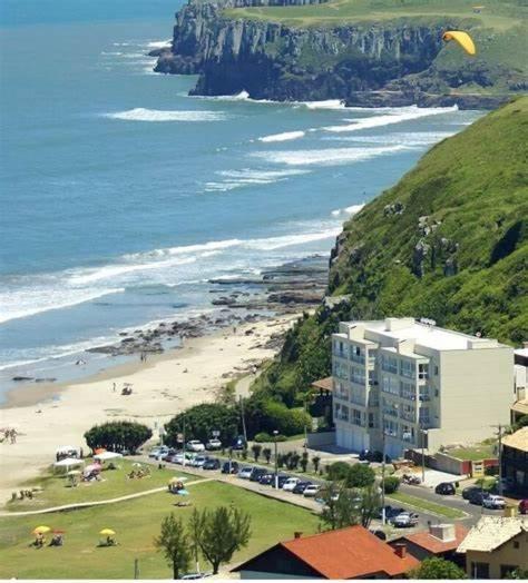 Kitnet K1 Em Torres-Rs - Na Mais Bela Praia Gaucha - Cozinha - Banheiro - Ar Condicionado - Smart Tv 32' - Wi-Fi - Anfitria Superhost No Bnb Екстер'єр фото